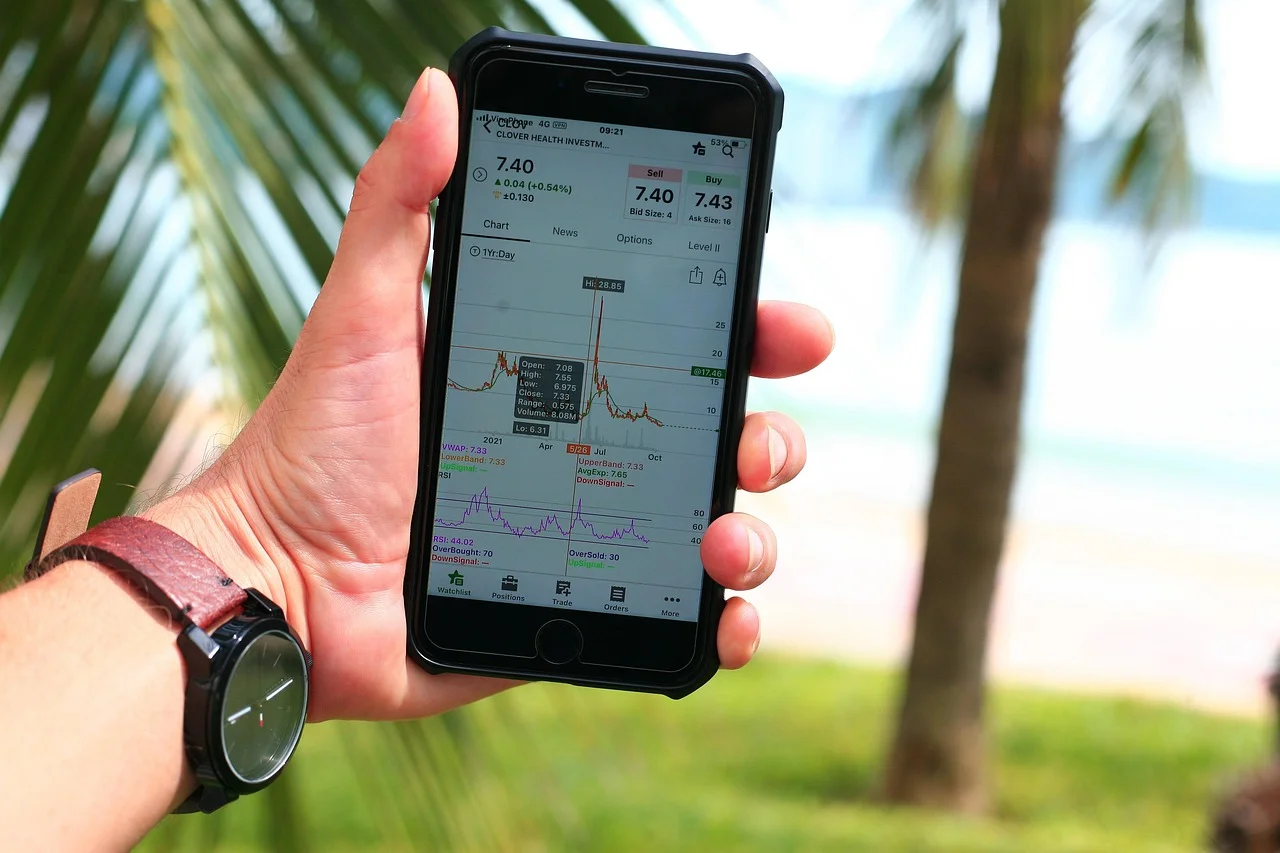 Economii la bancă sau investiții la bursă? Cum iei decizia potrivită